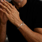 Herren Armband mit Kreuz & personalisiertem Buchstaben – Edelstahl