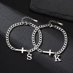 Herren Armband mit Kreuz & personalisiertem Buchstaben – Edelstahl